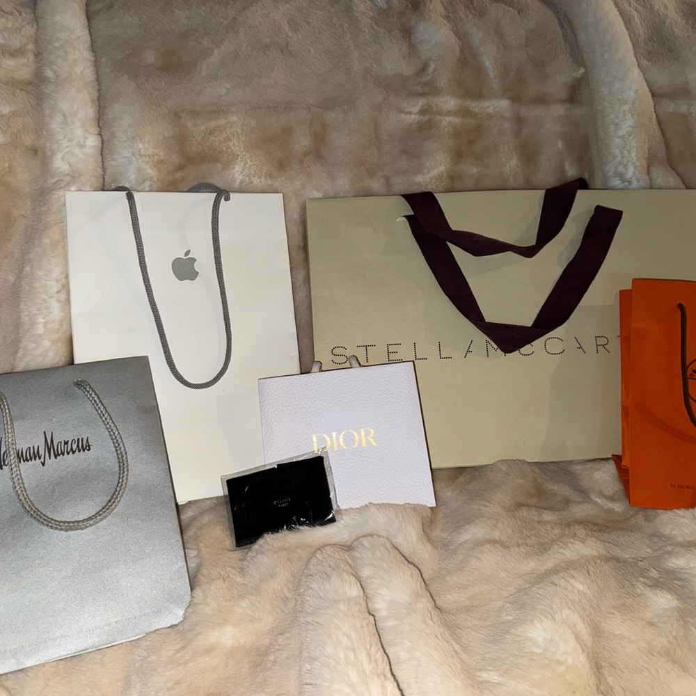 Louis Vuitton Stylish Tan and Orange Storage Bags
